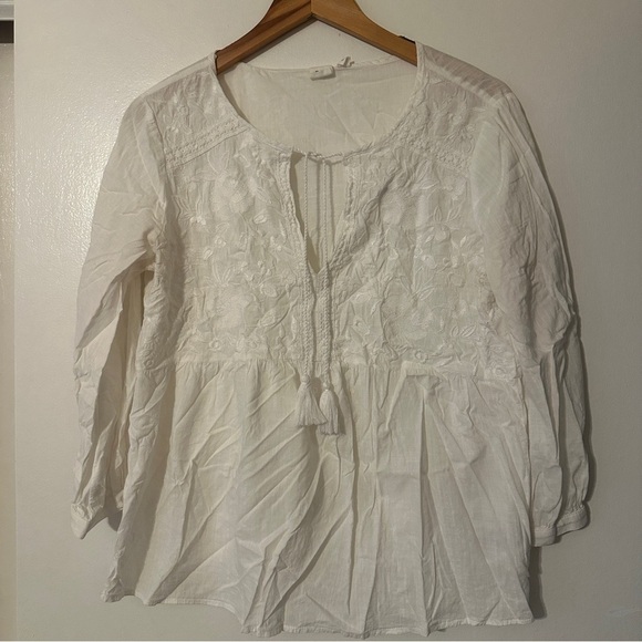 GAP Beautiful Embroidered Top Rayon Cotton3/4 Sleeves women S - Picture 1 of 9
